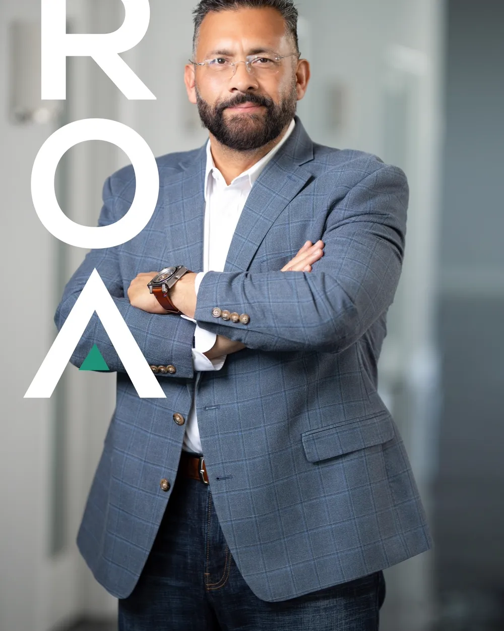 Portrait of Luis Coronel, licensed real estate agent with Realty of America in Indianapolis.